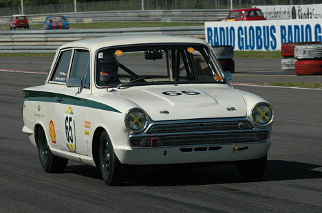 Prins Joachim er blandt deltagerne i Historisk Festival, hvor han starter i sin hvide Lotus Cortina med startnummer 65.
